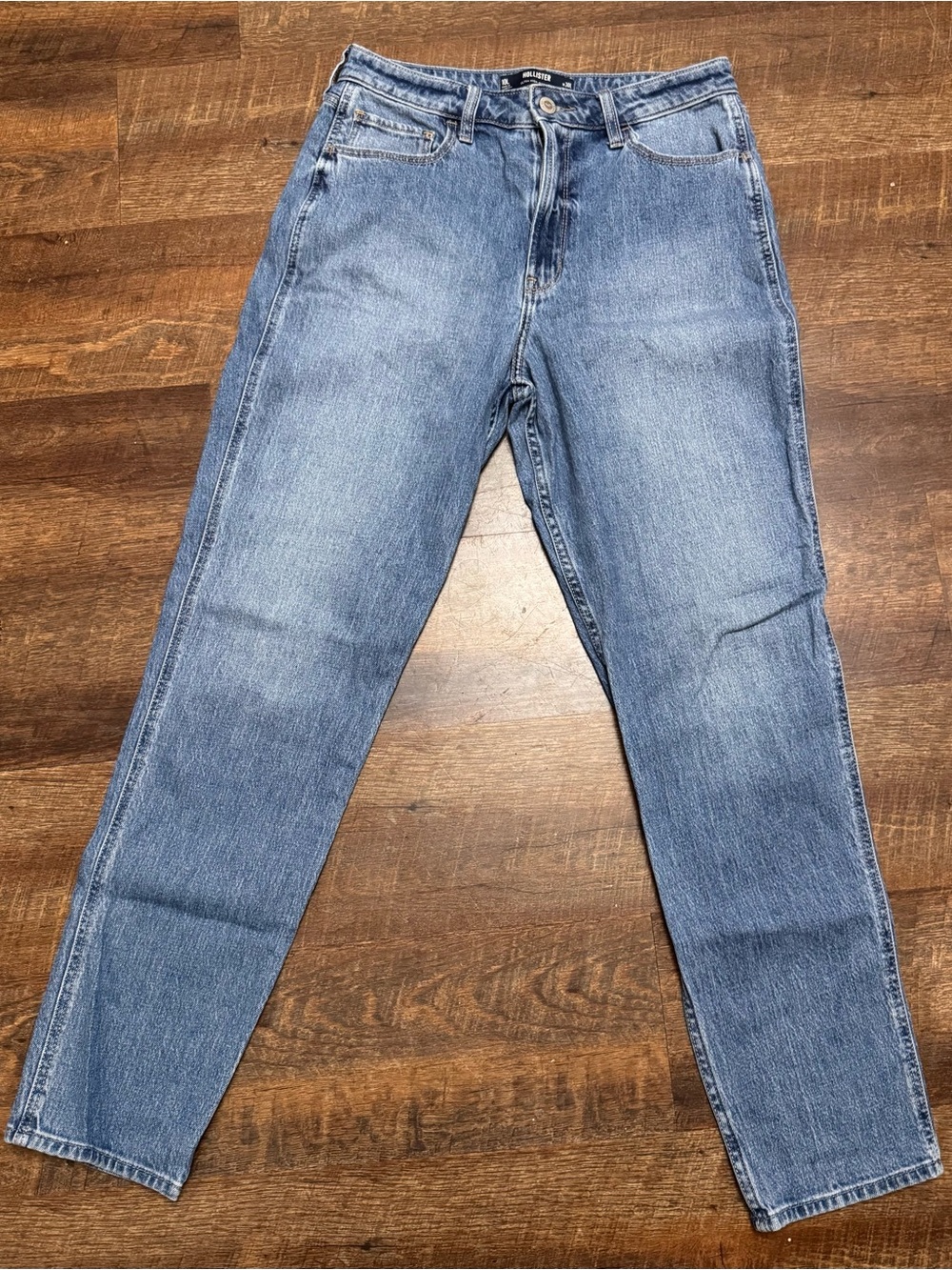 Hollister Ultra High-Rise Mom Jeans Womens Size 10 Light Wash Tapered Denim